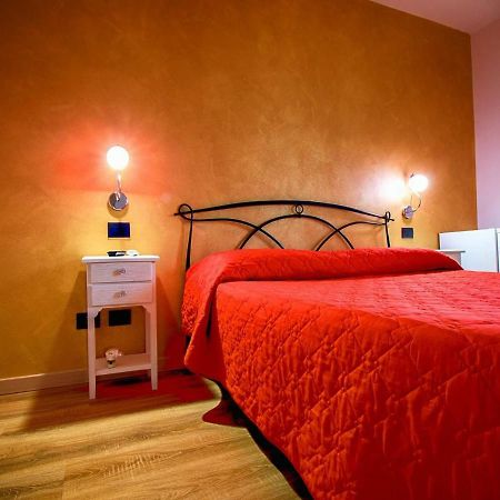 La Casa Dei Nonni Sul Garda Hotell Peschiera del Garda Exteriör bild