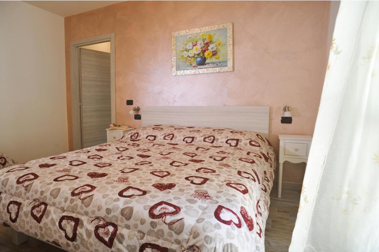 La Casa Dei Nonni Sul Garda Hotell Peschiera del Garda Exteriör bild