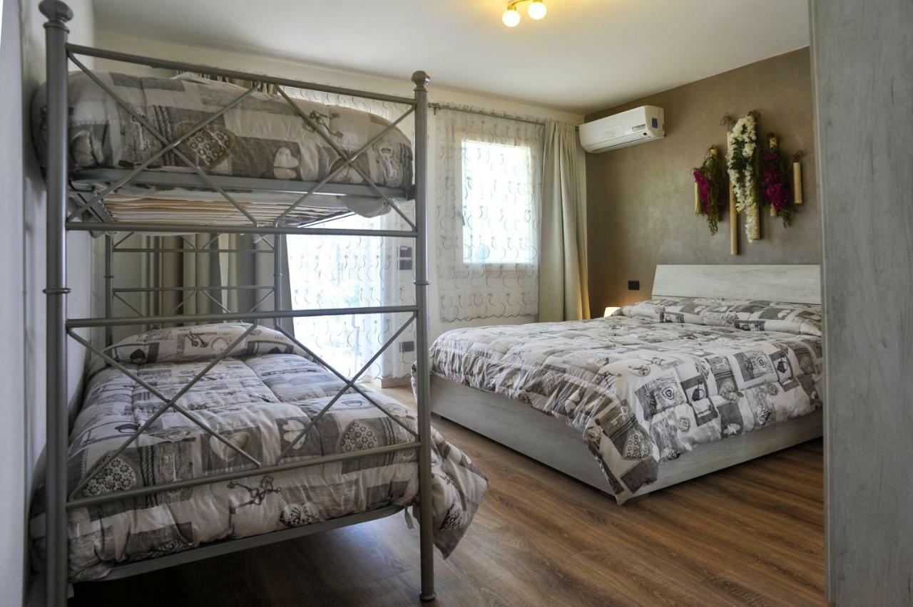 La Casa Dei Nonni Sul Garda Hotell Peschiera del Garda Exteriör bild