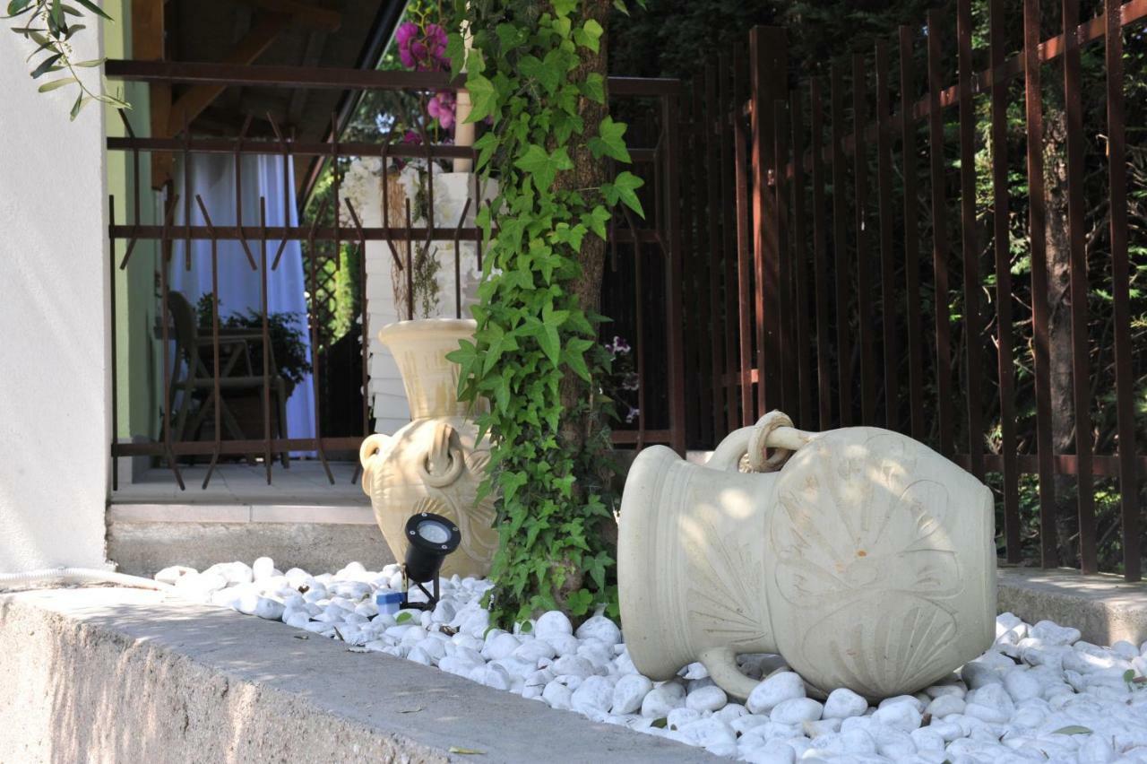 La Casa Dei Nonni Sul Garda Hotell Peschiera del Garda Exteriör bild