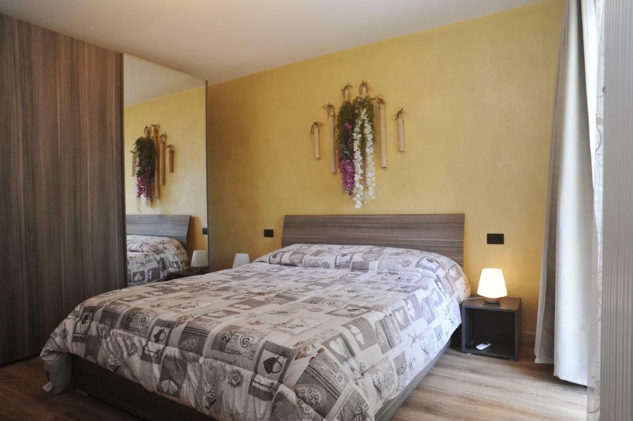 La Casa Dei Nonni Sul Garda Hotell Peschiera del Garda Exteriör bild