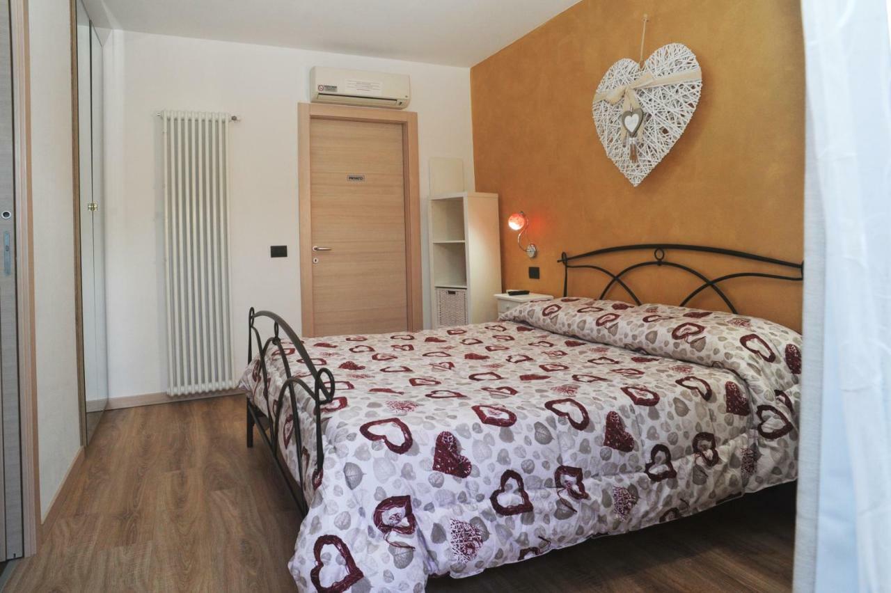 La Casa Dei Nonni Sul Garda Hotell Peschiera del Garda Exteriör bild