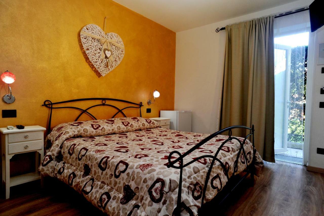 La Casa Dei Nonni Sul Garda Hotell Peschiera del Garda Exteriör bild